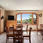 Super 8 By Wyndham Sturgis 