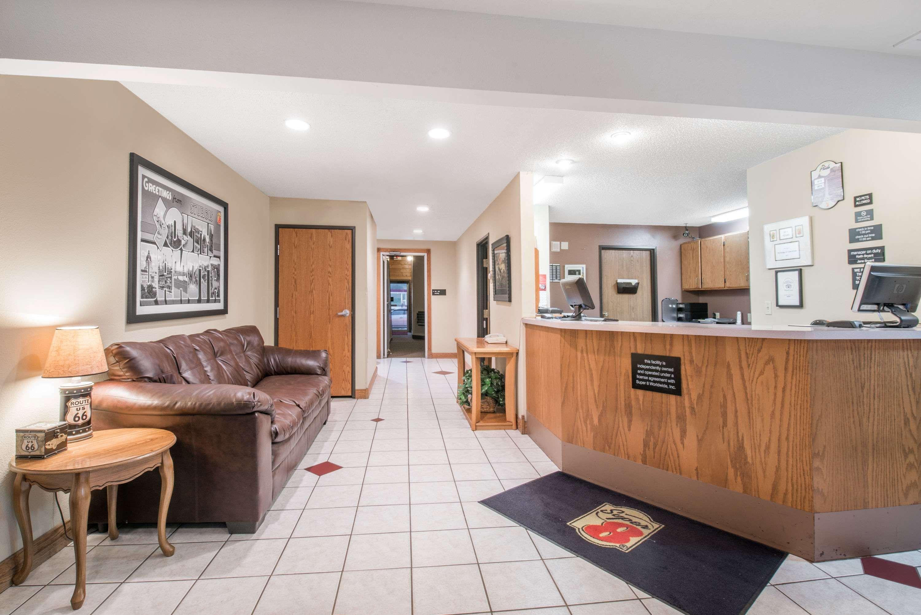Super 8 By Wyndham Hotel 2*