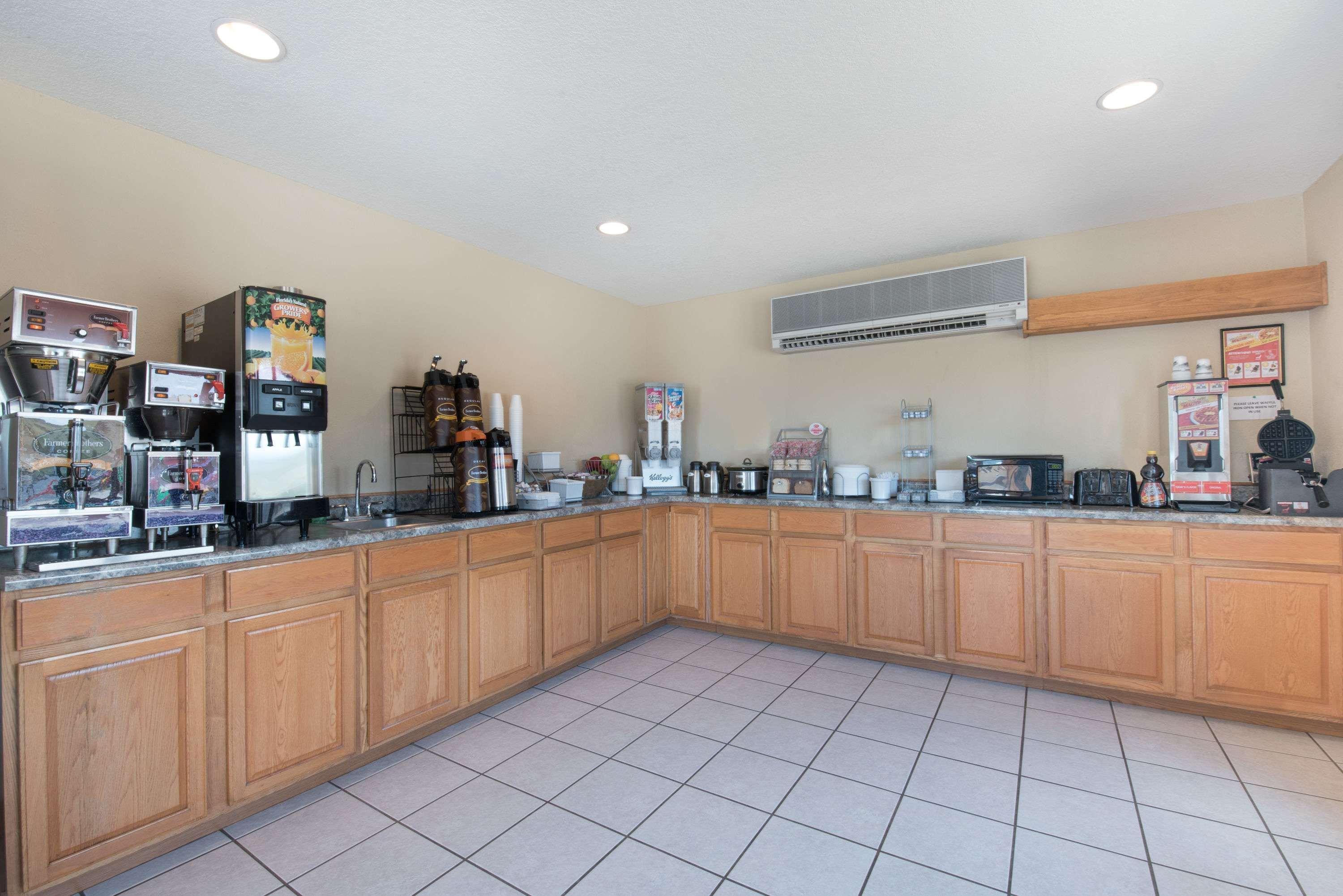 Super 8 By Wyndham 2*