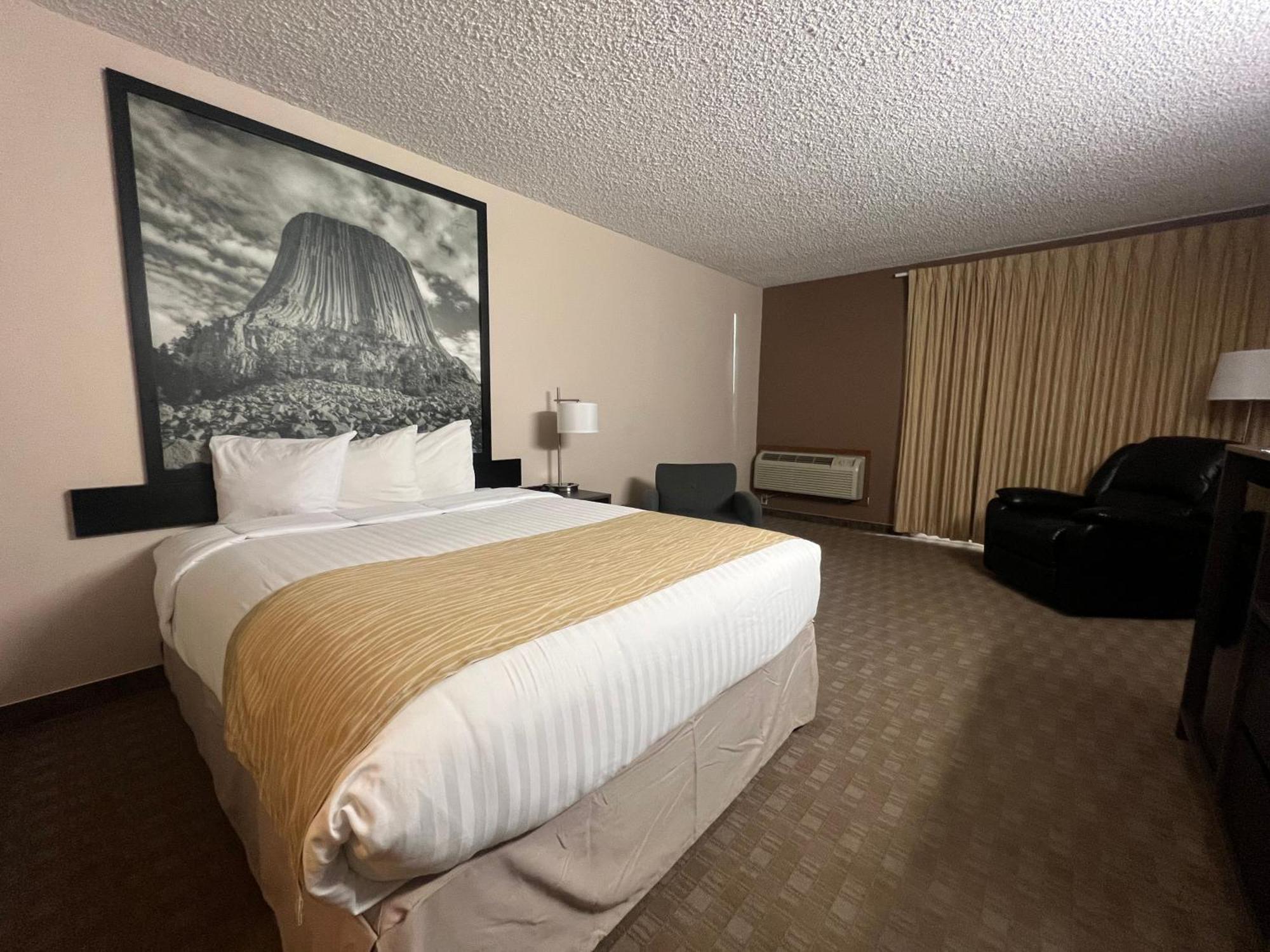 Super 8 By Wyndham Sturgis