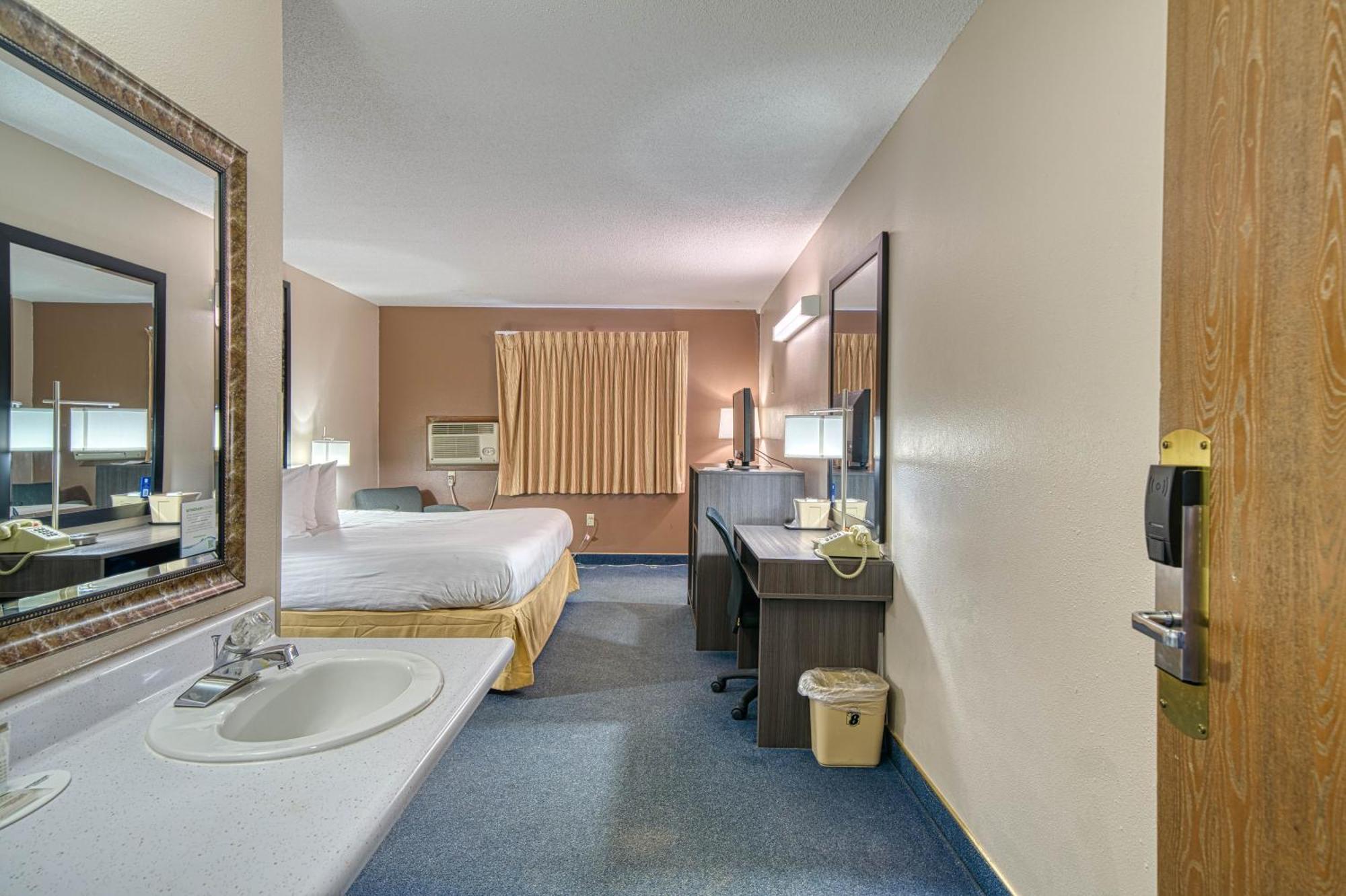 Hotel Super 8 By Wyndham 2*